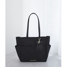 メゾン ド フルール(Maison de FLEUR)の撥水加工リボンチャームマルチポケットトートM