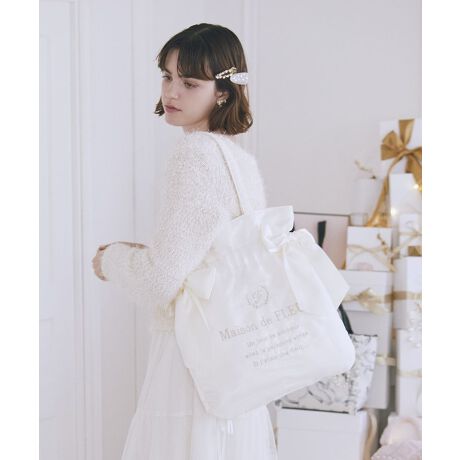 [^ԁF08001142700]yA4TCYΉz߂I[KW[fނƃShJzf[V[Yɂ҂ȃg[gobOBƂ悹MU[ƁATCh̑傫ȃ{lANZgɁ􃊃{͂قǂȂdlɂȂĂ̂ŁAłL[vł܂B|₷AA4TCYۂTCYŎ[͂QłMaison de FLEUR̃_u{g[gobO͗̏WƂēo^ς݂łBfp摜́A̓ŐFČꍇ܂Bg̃j^[ɂďi̐FČꍇ܂B