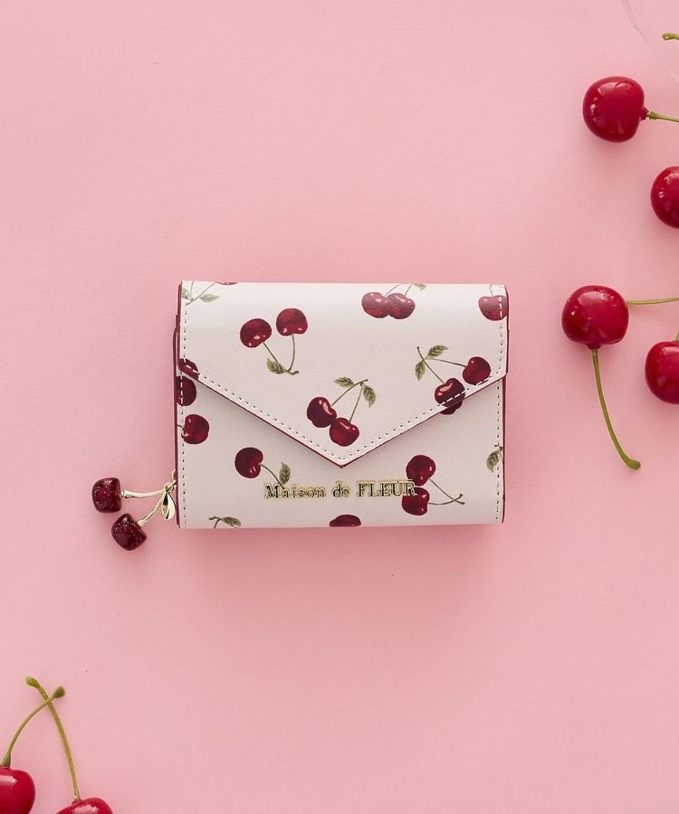 リーフ付きチェリーウォレット | メゾン ド フルール(Maison de FLEUR リーフ付きチェリーウォレット | メゾン ド フルール(Maison de FLEUR