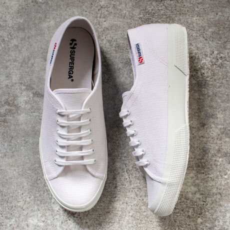 ＃白スニーカー