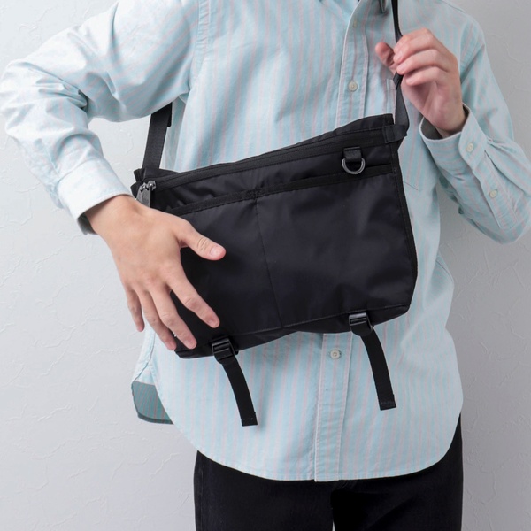 INDISPENSABLE/インディスペンサブル】SHOULDERBAG ADD ECONYL