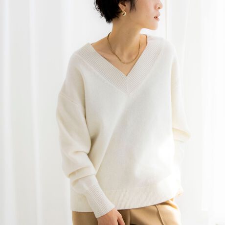 ◇【WEB限定】カシミヤブレンドVネックプルオーバーニット 
