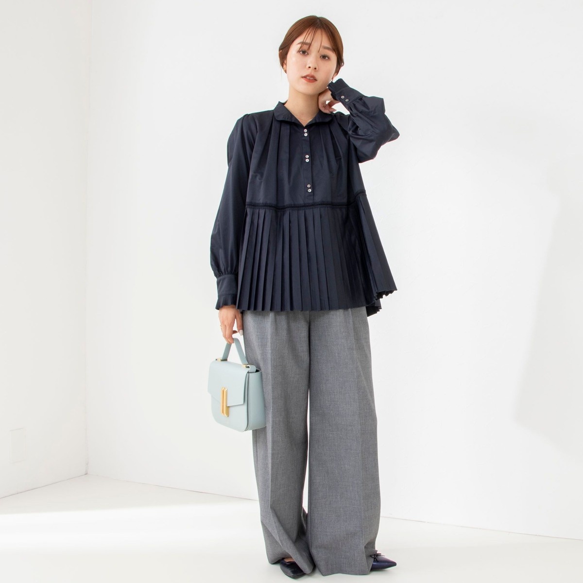 MARILYN MOON/マリリーンムーン】pleated embroidery blouse