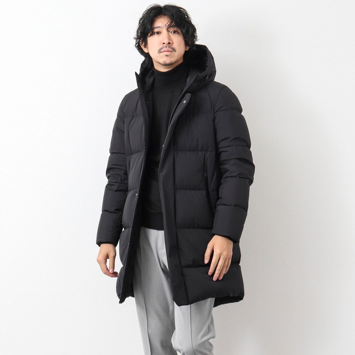 ヘルノ 40 黒 ダウンコート ジャンパー フード 美品 HERNO Laminar GORE-TEX ダウンジャケット フード 黒 40