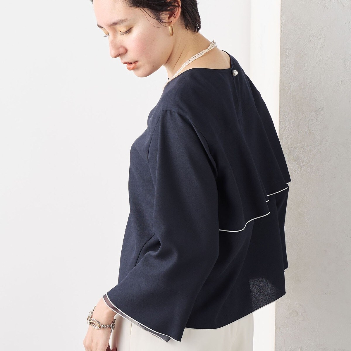 NOLLEY'S ノーリーズ　カットジョーゼットバックフレアブラウス NOLLEY'S（ノーリーズ）の「カットジョーゼットバックフレア