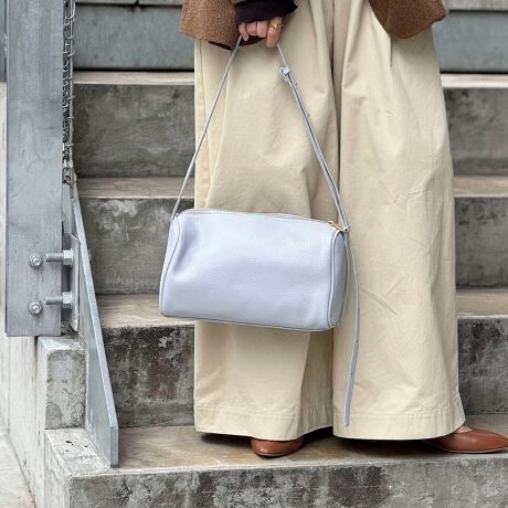 [^ԁF5-0131-4-12-122]NOLLEYfSPointEƂ^tH̃V_[obOBEV_[݂̒ɕς̂ŁA킹X^CɂĒĂ܂BEJWA炫ꂢ߂܂ŁAV[I΂ǂȃX^Cɂ}b`BEt@Xi[V_[̃S[hp[cA肰ȂvXĂ܂BEANZT[oŎĂAl̂߂̃V_[obOłBERpNgȂ̂Ɏ[͂̂ŁAƂoAsɂ߂łBV_[F52`108cmdF300g戵̂ӁAeV^OKmF̏Ap͂舵B΂̂΂AV̎ГȂǏ͕ό`̋ꂪ܂̂ŁAӂBٖDȀƂ܂B\߂BCɂȂ鏤íACɓo^IXXłIN[|A׏񂪁Aʒm悤ɂȂ܂BXyщOł̎Be摜́A̓ŐFČꍇ܂B  i̐F́AX^WIBẻ摜QƉBi摜ɊւĂ͏o蒉ɕ\o悤w߂Ă܂A  qlp̃j^[̐ݒyѓɂAۂ̏iƔrFɎ኱̌덷ꍇ܂B