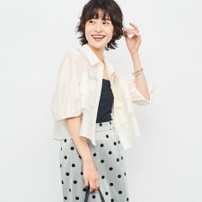 ノーリーズ(NOLLEY'S)のシアーシルキーパール釦フリルブラウス