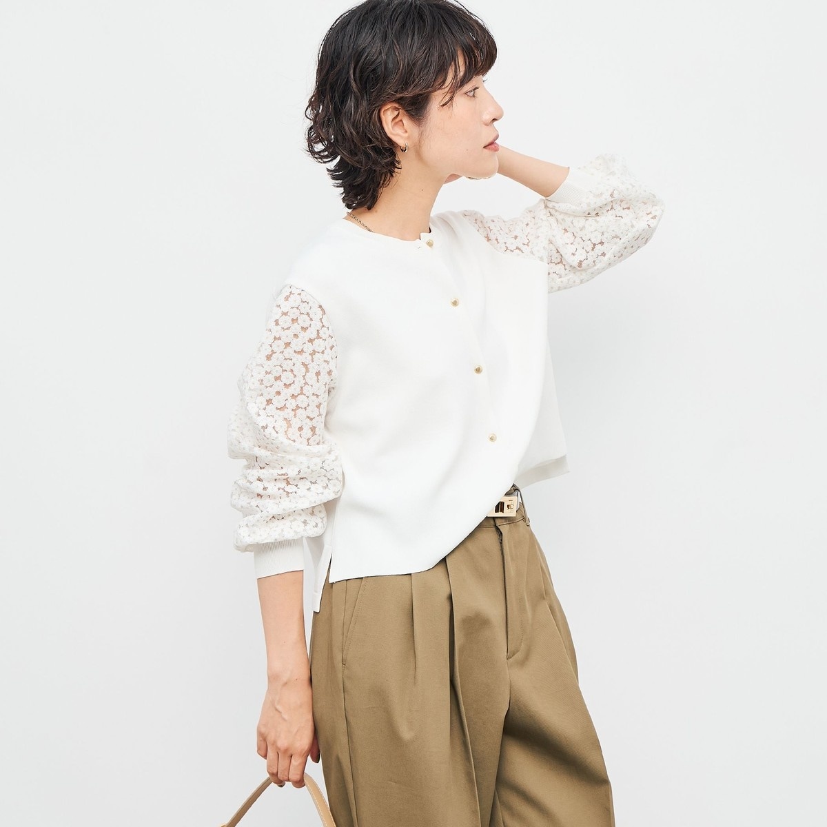 カシミヤ混ヘアリーパール釦クルーネックカーディガン