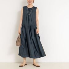 ノーリーズ(NOLLEY'S)のノースリーブタックワンピース