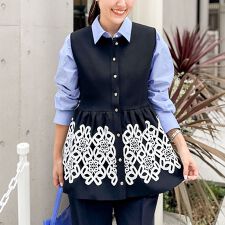 ノーリーズ(NOLLEY'S)のレース付きペプラムベスト