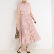 ノーリーズ(NOLLEY'S)のプリーツ風ニットワンピース