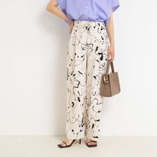 ノーリーズ(NOLLEY'S)のウォッシャブルプリントタックワイドパンツ
