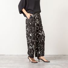 ノーリーズ(NOLLEY'S)のウォッシャブルプリントタックワイドパンツ