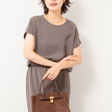 《セットアップ対応》ウォッシャブルダブルサテンフレンチブラウス
