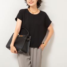 《セットアップ対応》ウォッシャブルダブルサテンフレンチブラウス