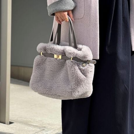 [^ԁF5-0131-5-12-126]NOLLEYfSPointEH~̃V[Y[h߂tFCNt@[obOE炩Ȍ򊴂̂tFCNt@[fނŁA_炩tF~jȕ͋CvXEgĥЂ˂ŁÂ܂܂łJĎĂEO\A\ȃV_[xgtE}`肠At@Xi[tEȂ2̓|PbgtŁAՂTCYIXXłBV_[F85cm`124cm戵̂ӁAeV^OKmF̏Ap͂舵B΂̂΂AV̎ГȂǏ͕ό`̋ꂪ܂̂ŁAӂBٖDȀƂ܂B\߂BCɂȂ鏤íACɓo^IXXłIN[|A׏񂪁Aʒm悤ɂȂ܂BXyщOł̎Be摜́A̓ŐFČꍇ܂B  i̐F́AX^WIBẻ摜QƉBi摜ɊւĂ͏o蒉ɕ\o悤w߂Ă܂A  qlp̃j^[̐ݒyѓɂAۂ̏iƔrFɎ኱̌덷ꍇ܂B