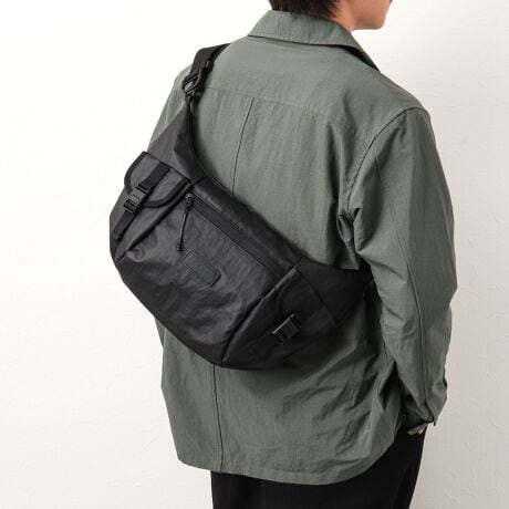 [^ԁF5-0786-9-62-302]QW-FLAP SHOULDER BAGQtg̗TChɃtbv|PbgzufUC̃V_[obOB\nɐVfނ́u100/210D NYLON CORDURA 12H/TWILL W/S-FACE PUvgpyʂŝH{R[fiCgpB̂ɃtBbg锖}`dlȃfUCŃX^CO킸g܂ByȎdlzECRp[ggWt@Xi[ŊJ\Etgɂ̓t@Xi[|Pbgƃ}OlbgŌŒłtbv̕t|PbgTCh2ځEtgɃuhS^ꂽṽl[gpECɂ͏|PbgtĂ܂Ewʂɂ̓}WbNe[vŌŒłI[v|Pbg𓋍ځE\ȃV_[E\n͕\ʂɝH{Ă܂Eńu210D NYLON AIR TIGHTNESS COATINGv̗pAC\グׂɃVR𗠖ʂɃR[eBOĂ邽߁An琅̐Nhł܂B\LJ[cJ[ubNcBLACK 2@iԁFBCL-75yBAICYCLON by bagjack/oCVN oC obOWbNzfUCi[Peter Brunsbergɂx̃obOuhbagjack(obOWbN)̋@\DNA͕ێȂA[YiuɑgݏグJvZRNVBbagjackuJX^ChvƂȂABAICYCLOŃufBCh(i)vƂʒutŁAfނJ[̃oG[V𐧌邱ƂɂARXgJbgB ϋvAhA@\Agǋbagjack̃fUCNw󂯌pA荠ȉĩobO񋟂Ă܂Bʂ̃W[݌vɂAbagjackׂ̂ẴANZT[KWFbgƂ̌݊Ă܂BCɂȂACéyCɓo^zIXXłI׏N[|AZ[񂪒ʒm悤ɂȂ܂By戵̂Ӂzip߂ɁAAeV^OKmF̏Ap͂舵BXyщOł̎Be摜́A̓ŐFČꍇ܂Bi̐F́AX^WIBẻ摜QƉBi摜ɊւĂ͏o蒉ɕ\o悤w߂Ă܂Aqlp̃j^[̐ݒyѓɂAۂ̏iƔrFɎ኱̌덷ꍇ܂B摜̏i̓TvƂȂ܂̂Ŏۂ̏iƎdlAHATCY኱قȂꍇ܂B