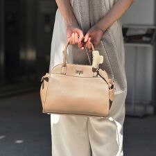 ひねり金具付きサイドクロストートバッグ