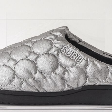 [^ԁF5-0716-5-67-301]QuNmȂ~̃T_vAӂƏo|鎞ɑfŗEB^[T_uSUBUvVȃV[YƂăXeb`[NCIRCLEoQ_Ê悤Ȓgőfݍ݁ANщH̓̐n4w\̃C\[ŜɔQ̃tBbg𐶂ݏoADSn肾܂BAbp[nɐ≘ɋetH{ĂAߏւ̂ƂOoAEghAV[AItBX⎩ȂǂŃ[V[YƂĂœKBAbp[ƃ\[̖D͏n̐ElɂƂŃRXgptH[}XQ̃ACełB\LJ[c[J[J[Vo[cSILVERubNcBLACK@TCYɂāF1EEE24.0-25.5cm@2EEE26.0-27.5cm@3EEE28.0-29.5cm@CyɎ^ׂ[ܕtySUBU/Xuz~ɃT_𗚂BuƂ܂ŏoƂAT_͊cBv܂łɂȂVH~̃T_łB~AӂƏo|ƂɂfŗX^_[hfUCSUBUB_Ê悤ȒgƁANщH̓̐n4w\̃C\[ŜɃtBbgADSnno܂BCɂȂACéyCɓo^zIXXłI׏N[|AZ[񂪒ʒm悤ɂȂ܂By戵̂Ӂzip߂ɁAAeV^OKmF̏Ap͂舵BXyщOł̎Be摜́A̓ŐFČꍇ܂Bi̐F́AX^WIBẻ摜QƉBi摜ɊւĂ͏o蒉ɕ\o悤w߂Ă܂Aqlp̃j^[̐ݒyѓɂAۂ̏iƔrFɎ኱̌덷ꍇ܂B摜̏i̓TvƂȂ܂̂Ŏۂ̏iƎdlAHATCY኱قȂꍇ܂B