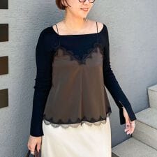 ノーリーズソフィー(NOLLEY’S sophi)のウォッシャブルレーストリミングサテンキャミブラウス