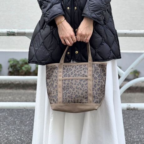 [^ԁF5-0131-6-12-141]NOLLEYfSPointEIp[h̃LoXg[gobOE̃R[fɁAƂXpCXvXĂACeBEJ[̃Ip[hŁAl̃JWAX^CɁBEVvȃR[fBl[gɍ킹ĂƁA|CgɁBEJWAȃfjX^CAꂢ߂ȃs[XX^C܂ŁALR[fBl[gɍ킹₷̂́BdF300gF24cm@㕔F34cm戵̂ӁAeV^OKmF̏Ap͂舵B΂̂΂AV̎ГȂǏ͕ό`̋ꂪ܂̂ŁAӂBٖDȀƂ܂B\߂BCɂȂ鏤íACɓo^IXXłIN[|A׏񂪁Aʒm悤ɂȂ܂BXyщOł̎Be摜́A̓ŐFČꍇ܂B  i̐F́AX^WIBẻ摜QƉBi摜ɊւĂ͏o蒉ɕ\o悤w߂Ă܂A  qlp̃j^[̐ݒyѓɂAۂ̏iƔrFɎ኱̌덷ꍇ܂B