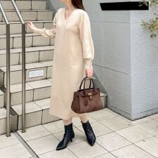 ◇【WEB限定】ウォッシャブルラメ総針Vネックコクーンワンピース