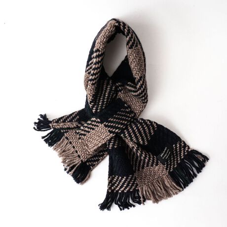 [^ԁF5-0768-6-64-310]Qm[[Yʒ̖NlCIjbgNX}t[Q̐D@ŒJɂƕҍ܂ꂽȑfނ̓E[L̂Ƃۉ͂ƔF̂悢AN̐▭ȃRrl[VDȂt@bV̍ACeƂĐlCB׋ЂȂ񌳂ɂՂƂ{[ANXĂgJ^dlB@\LJ[c[J[J[zCgn1cTARTAN DENIM GGzCgn3cWINDOWS NAVY GGu[n1cKELLS NAVY BLUElCr[n1cANTIQUE NAVY REDx[Wn1cDOWN BEIGEuEn1cBUNRATTY NAVY MID BROWNubNn1cHEADFORD NERO@dʁF88gyӁzEfނ̓AщHsO邱Ƃ܂ETCY͑̌̍邱Ƃ܂EF̔zuɂ͌̍܂̂ŗ\߂@yJohn Branigan/WEujKzAChɂČI[i[łWEujKɂ1970NɐݗBAChɂāAD͋IO1600N`jƕfo`̂ŁAACh̐lX̕炵ɍt݂łB̗jƕpn̐Y҂łA܂Ђ͑ɗ̂Ȃ҂ݕp̎D@ŐDƂAEB̃XLĂ܂B̃XL͔ނ̑cɂJA݂SڂłWEujKEWjAɈpĂ܂BCɂȂACéyCɓo^zIXXłI׏N[|AZ[񂪒ʒm悤ɂȂ܂By戵̂Ӂzip߂ɁAAeV^OKmF̏Ap͂舵BXyщOł̎Be摜́A̓ŐFČꍇ܂Bi̐F́AX^WIBẻ摜QƉBi摜ɊւĂ͏o蒉ɕ\o悤w߂Ă܂Aqlp̃j^[̐ݒyѓɂAۂ̏iƔrFɎ኱̌덷ꍇ܂B摜̏i̓TvƂȂ܂̂Ŏۂ̏iƎdlAHATCY኱قȂꍇ܂B