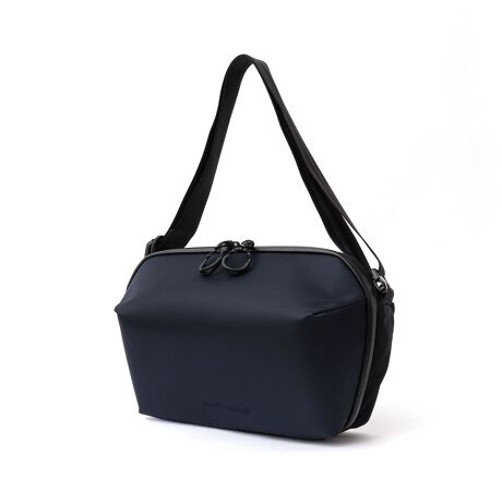 [^ԁF6-0725-9-62-333]Q菭ȂŉKɈړ邽߂ɐ݌vꂽ@\IȕʒXOpbN6LQm[[YʒƂăCfނC^A^DAVISiCɁÃoC_[u[ɕύX܂B@ۂxŕ҂ݍł邽߃nAhɗDĂAƔFAĊ炩Ȏ肴̗ǂłB|Iȃ~j}ȊOςɓꂽ@\̓VvȑŒϓIɐgɒAƂł܂BȎdlƂēȅôՂƏ\ȎFmۂJ̃CRp[ggAȒPɍE̊|ւłV_[Xgbv͐Sn悢tBbgƈ芴񋟁Bgx[XfC[ȃ^E[X܂ŁAu1΁v邨XX̃ACełByʒ|CgzECfނ^АDAVISɕύXẼpCsOuCG[uu[ɕύXENOLLEY'Sl[t_ul[dlȎdlQERec̗ô₷Ə\ȎFmۂ̃CRp[ggEtg̃pbLOpXy[X͌^h~̍dE^tH[EI[KiCU[ɂ12C`܂ł̃^ubgfoCX/eP[u/oCobe[/|PbgWiFi/pbh/y[\Ewʂ̃NbVpbh̊OɔzuZLeB[|PbgEȒPɍE̊|ւłV_[XgbvB^CgɃubWĂ[XɃubWĂKȃtBbgƈ芴񋟂܂ECfނ́uC^A^ЃiCfCrXvYKKu~t@Xi[vɂyʐƑϋvƑϐEXgbv̒\ (59`115cm)EO|PbgF1A|PbgF9(I[KiCU[܂)Ay}F2 @eʁF6L@dʁF0.4kg@y^ЁzC^AEofBABbRbR쐼ɂRX^E}Yi[K1893NɑnƂj@ۃ[J[B@ێYƂ̐ȃRقǋ߂̓ynŃWJ[hD̕z^yXg[Ȃǂ𐶎YĂ܂AXɎƂgB݂ł͓Ђ̍ZpƕLioG[V͐EIɒm邱ƂƂȂA܂܂ȃ]uh̗pĂ܂B@YnQ̎YnƂĐNɂnėjƓ`߂ůXLvŊvVIȃfUCƊmȋZp|킹VȕWグĂ܂B@ӁQȄ󋵂ł̕ۊǂ͂EɔGꂽꍇ͐ł邾@Aʂ̗ǂꏊŉAEhC[̑ŔMƕό`̌ƂȂ܂̂ł@ @yberuf baggage / x[t oQbWzuberufvƂ̓hCcŁuEƁvāugvӖ܂Bg]Ԃ̂鐶hyޑSĂ̐lXT|[g鐻i񋟂鎖̎głBIfނƃIWieBfUCɂč\鐻íAKȎgSnƊmȕi񑩂܂BSĂ̐i͓{̐MłH[ŁAEl̎ɂĂPJɍĂ܂BCɂȂACéyCɓo^zIXXłI׏N[|AZ[񂪒ʒm悤ɂȂ܂B@y戵̂Ӂzip߂ɁAAeV^OKmF̏Ap͂舵BXyщOł̎Be摜́A̓ŐFČꍇ܂Bi̐F́AX^WIBẻ摜QƉBi摜ɊւĂ͏o蒉ɕ\o悤w߂Ă܂Aqlp̃j^[̐ݒyѓɂAۂ̏iƔrFɎ኱̌덷ꍇ܂B摜̏i̓TvƂȂ܂̂Ŏۂ̏iƎdlAHATCY኱قȂꍇ܂B