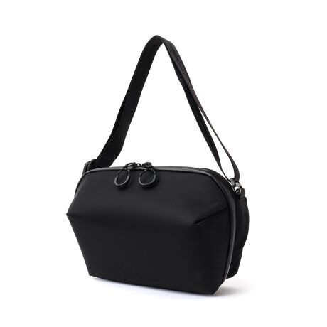 [^ԁF6-0725-9-62-333]Q菭ȂŉKɈړ邽߂ɐ݌vꂽ@\IȕʒXOpbN6LQm[[YʒƂăCfނC^A^DAVISiCɁÃoC_[u[ɕύX܂B@ۂxŕ҂ݍł邽߃nAhɗDĂAƔFAĊ炩Ȏ肴̗ǂłB|Iȃ~j}ȊOςɓꂽ@\̓VvȑŒϓIɐgɒAƂł܂BȎdlƂēȅôՂƏ\ȎFmۂJ̃CRp[ggAȒPɍE̊|ւłV_[Xgbv͐Sn悢tBbgƈ芴񋟁Bgx[XfC[ȃ^E[X܂ŁAu1΁v邨XX̃ACełByʒ|CgzECfނ^АDAVISɕύXẼpCsOuCG[uu[ɕύXENOLLEY'Sl[t_ul[dlȎdlQERec̗ô₷Ə\ȎFmۂ̃CRp[ggEtg̃pbLOpXy[X͌^h~̍dE^tH[EI[KiCU[ɂ12C`܂ł̃^ubgfoCX/eP[u/oCobe[/|PbgWiFi/pbh/y[\Ewʂ̃NbVpbh̊OɔzuZLeB[|PbgEȒPɍE̊|ւłV_[XgbvB^CgɃubWĂ[XɃubWĂKȃtBbgƈ芴񋟂܂ECfނ́uC^A^ЃiCfCrXvYKKu~t@Xi[vɂyʐƑϋvƑϐEXgbv̒\ (59`115cm)EO|PbgF1A|PbgF9(I[KiCU[܂)Ay}F2 @eʁF6L@dʁF0.4kg@y^ЁzC^AEofBABbRbR쐼ɂRX^E}Yi[K1893NɑnƂj@ۃ[J[B@ێYƂ̐ȃRقǋ߂̓ynŃWJ[hD̕z^yXg[Ȃǂ𐶎YĂ܂AXɎƂgB݂ł͓Ђ̍ZpƕLioG[V͐EIɒm邱ƂƂȂA܂܂ȃ]uh̗pĂ܂B@YnQ̎YnƂĐNɂnėjƓ`߂ůXLvŊvVIȃfUCƊmȋZp|킹VȕWグĂ܂B@ӁQȄ󋵂ł̕ۊǂ͂EɔGꂽꍇ͐ł邾@Aʂ̗ǂꏊŉAEhC[̑ŔMƕό`̌ƂȂ܂̂ł@ @yberuf baggage / x[t oQbWzuberufvƂ̓hCcŁuEƁvāugvӖ܂Bg]Ԃ̂鐶hyޑSĂ̐lXT|[g鐻i񋟂鎖̎głBIfނƃIWieBfUCɂč\鐻íAKȎgSnƊmȕi񑩂܂BSĂ̐i͓{̐MłH[ŁAEl̎ɂĂPJɍĂ܂BCɂȂACéyCɓo^zIXXłI׏N[|AZ[񂪒ʒm悤ɂȂ܂B@y戵̂Ӂzip߂ɁAAeV^OKmF̏Ap͂舵BXyщOł̎Be摜́A̓ŐFČꍇ܂Bi̐F́AX^WIBẻ摜QƉBi摜ɊւĂ͏o蒉ɕ\o悤w߂Ă܂Aqlp̃j^[̐ݒyѓɂAۂ̏iƔrFɎ኱̌덷ꍇ܂B摜̏i̓TvƂȂ܂̂Ŏۂ̏iƎdlAHATCY኱قȂꍇ܂B