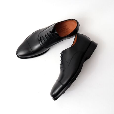 [^ԁF6-0703-9-67-200]Q98321 Bandung(oh)̓I[\hbNXŃVvȃXg[g`bvQgDɈꕶ̃CXg[g`bv͐amCōł{IȃfUCŁA1͎ĂACełBubN̓rWlXɂ͂tH[}ȃV[ɂ}b`̂ŁA̍LėṕBԃXgu11120v͓Ԃ́uEDWARDvƔׂĂm[Y߂ŃGKgȃXgłBAbp[̓tXAmlCЂ̃J[tU[ґɎgpAނɂ̓Obv͂ƑϖՐ˔ȂhbV[ȕ͋CACMX̊󏭂ȃ_CiCg\[̗pBnh\[EFebh@p{iIȃhXV[YłB@\LJ[c[J[J[ubNcCALF BLACK@[J[iԁF98321 BundungLASTF11120fށFCALF LEATHERށFDAINITE (S)yTCY\LɂĂ̂ӁzfڂĂTCgɂATCY\Lۂ̐lƈقȂꍇ܂Bȉ̃TCY\L̓[J[ɂ鐔lڈƂȂ܂̂łQƂBUK6HF25.0cm UK7F25.5cm UK7HF26.0cm UK8F26.5cm UK8HF27.0cmyTCYIтɂāzvCł͈ʓIɒpɓKTCYƂĕ\LĂ܂AXj[J[ł͎̂Đ(ܐ̑Ȃ)܂ł܂߂ăTCY\L邱Ƃ߁AXj[J[TCYƔׂƑ̎傫ȂX܂B̂߁Aۂɂ͂莝̃Xj[J[TCY1cmO㉺̃TCYBAAtBbeBOɊւĂ͑ÉEÊ̂̌`₩Ƃ̑傫Ew̒ȂǁA̗vf֌WĂ܂̂ł̓_܂ĂA܂łQlxƂlByV[Yi̔ɊւāzjAjɂ܂ẮAiɕsǂꍇɌoׂĒĂ܂̂ŗ\߂ByJALAN SRIWIJAYA/ WXE@z1919NɃefE`hɂăChlVAőnƂCHJALAN SRIWIJAYA(W XE@)́AI_̐AnłƂOl̃~^[u[c|Ă܂B̌Aoc҂̑qfBEXp[}uꂩ͕a̎ゾvƂzAC̐nłCMX̃m[UvgŏCsς݁AtXŔv̐Ywсunh\[EFebh@vł̌C\ɂ܂B2003NɑҖ]́uJALAN SRIWIJAYAiW XE@jvuhâłBy戵̂Ӂzip߂ɁAAeV^OKmF̏Ap͂舵BXyщOł̎Be摜́A̓ŐFČꍇ܂Bi̐F́AX^WIBẻ摜QƉBi摜ɊւĂ͏o蒉ɕ\o悤w߂Ă܂Aqlp̃j^[̐ݒyѓɂAۂ̏iƔrFɎ኱̌덷ꍇ܂B摜̏i̓TvƂȂ܂̂Ŏۂ̏iƎdlAHATCY኱قȂꍇ܂B