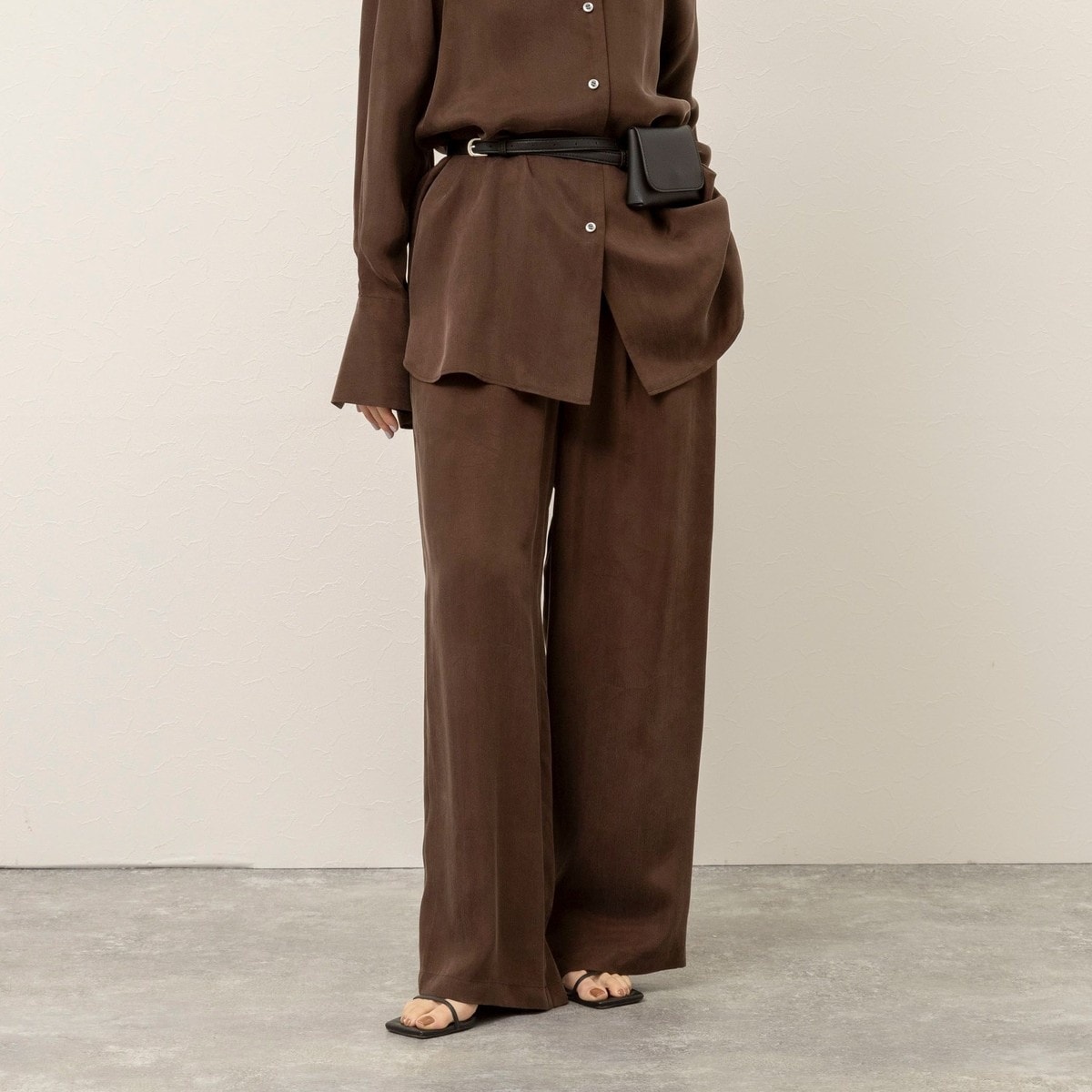 《セットアップ対応》【MAQWEL/マクウェル】ウォッシャブルサテンパンツ