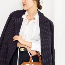 ウォッシャブルフリル襟ブラウス