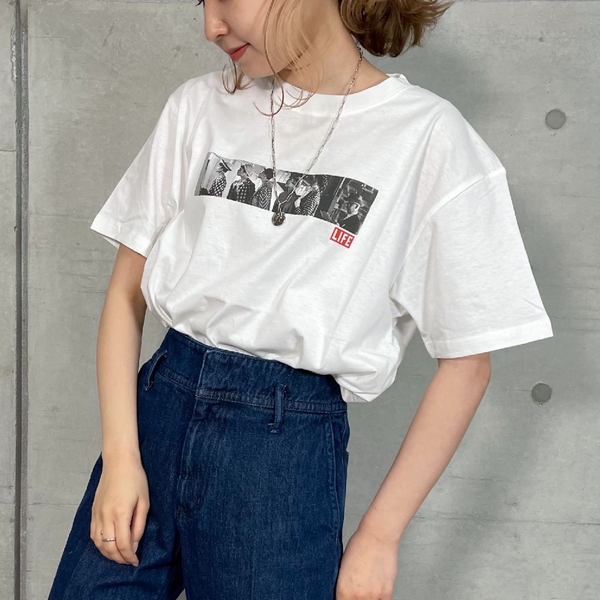feature tee