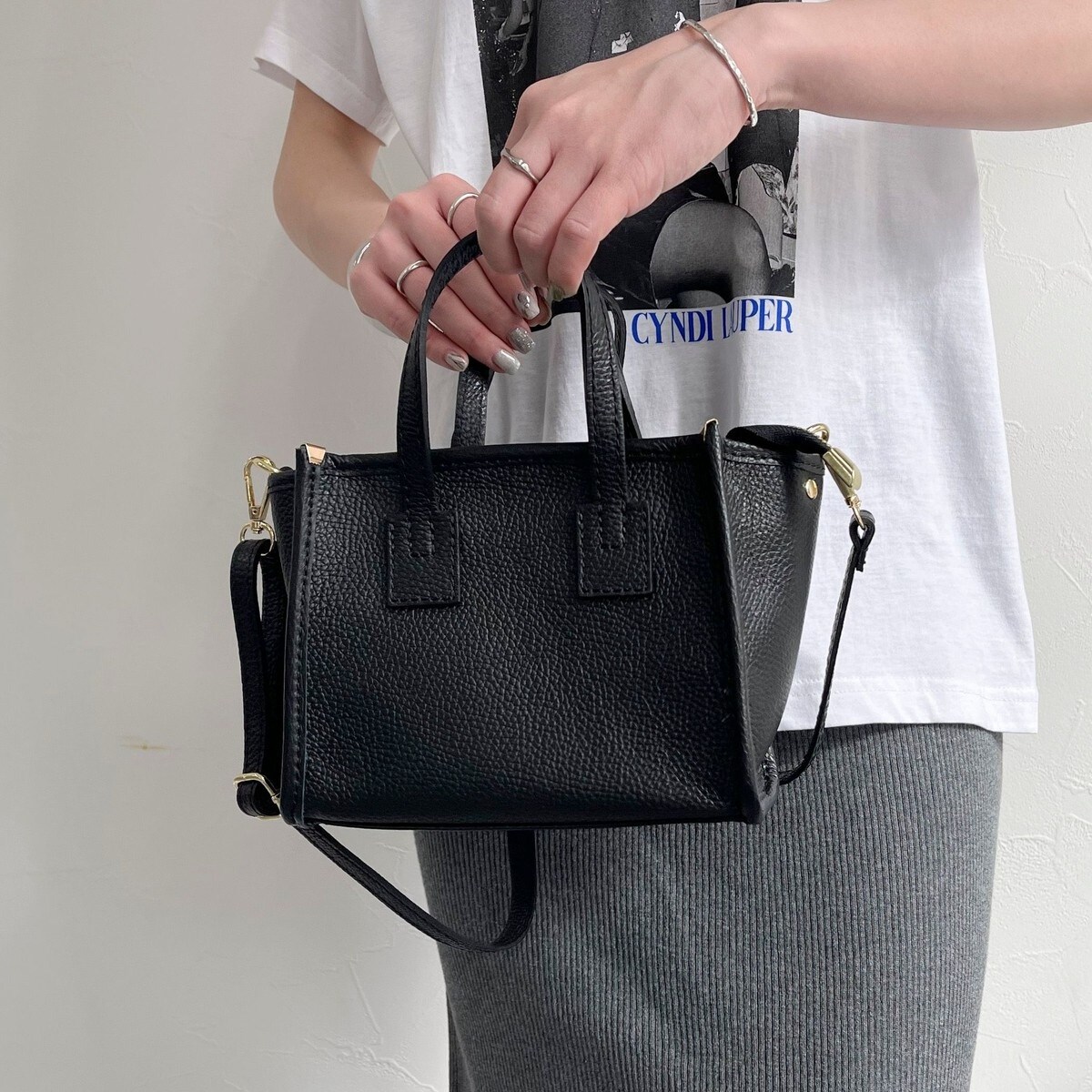 AULENTTI オウレンティ ひねり金具付きトートバッグ A4 黒 【公式通販】