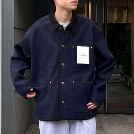 [^ԁF5-0668-6-54-003]NO.G252APFCO0376MWyUNIONWEARzWORK JACKET 00223NH~Ƀfr[uԂɊAE[W[W[̃N[ȕ\̃Jo[I[AWORK JACKET 002B̃[NWPbg 002́AƊȂAhbvV_[Ń{NV[ȃVGbg͂̃Jo[I[WPbgłBtg̃Vo[ɋP5̃^bN{^ARbp[xbgŕ⋭ꂽlp|PbgȂǁAʂȃfBe[r~j}ȃfUCȂ̂ŒlIт܂B݂pCsOɂ͑̃R[fCgpAp炵Ƃۂ̃[NWPbgłByUNIONWEARz{Mbgȃ[NEFAAI[ZeBbNN[ɏ؂lCV[YłBɑ^bN103狭e[p[ĥׂ104܂ŁAlXȃVGbgy߂郆jIXbÑpcƁA[NWPbgE[NR[gELeBOWPbgEVc̃ACe\Ă܂ByTraditional Weatherwear / gfBVi EFU[EFAzMACKINTOSHi}bLgbVjЂ̑OgłANSR[gALeBOWPbgAg`R[gȂǁAp̓`IȃEFA葱SpɓWJB}bLgbVЂvf[XVuhƂāA܂ł̃qXg[A[JCu烊fUĈpIA`IȃfUCvf͂̂܂܂ɁA㐫̂x[VbNŃJWAȃAE^[EFAĂĂ܂BXyщOł̎Be摜́A̓ŐFČꍇ܂Bi摜ɊւĂ͏o蒉ɕ\o悤w߂Ă܂Aqlp̃j^[̐ݒyѓɂAۂ̏iƔrFɎ኱̌덷ꍇ܂B摜̏i̓TvƂȂ܂̂Ŏۂ̏iƎdlAHATCY኱قȂꍇ܂B