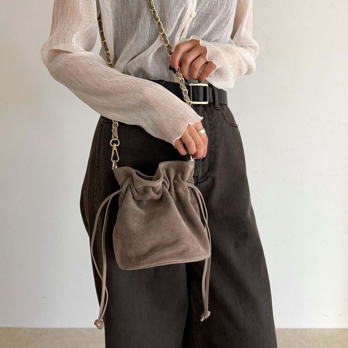 AULENTTI 巾着ショルダーバッグ　クリームベージュ Spick & Span（スピックアンドスパン）の「【AULENTTI】巾着