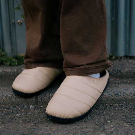 [^ԁF5-0716-5-67-350]łӂƏo|鎞ɑfŗH~T_PermanentV[YoEAbp[nɃetH{ƂŝEhʂENщHn4w\̃C\[Ŝݍ݁A_Ê悤ȒgƗDSnE4w\̃NbVC\[őŜɔQ̃tBbg𐶂ݏo܂EAEghAV[ł͂̂ƁAƂȂǂɂd󂷂ACeƂȂĂ܂EG߁AfŃTbƗSUBŨT_Buhグ璷NꑱĂAԃfPermanent CollectionłEܕtȂ̂ŁAItBX₲Ȃǂł́A~̃[V[YƂĂQłE炵ɓގgSnǋAfUCv_NgłTCYɂāF0EEE22.0-23.5cm1EEE24.0-25.5cm@2EEE26.0-27.5cm@3EEE28.0-29.5cmySUBU/Xuz~AӂƏo|ƂɂfŗB܂łɂȂVH~̃T_Ă郌bOEFAuhłB_Ê悤ȒgƋNщH̓nA4w\̃C\[noDSnłB戵̂ӃAeV^OKmF̏Ap͂舵BXyщOł̎Be摜́A̓ŐFČꍇ܂Bi摜ɊւĂ͏o蒉ɕ\o悤w߂Ă܂Aqlp̃j^[̐ݒyѓɂAۂ̏iƔrFɎ኱̌덷ꍇ܂B