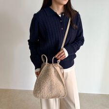 異素材ファートライアングルバッグ