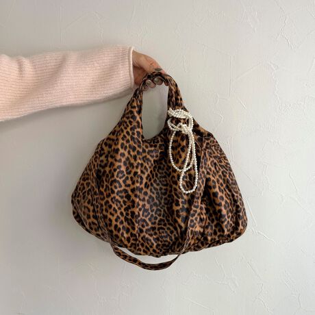 [^ԁF5-0553-6-32-103]fredy emuey2025 AWz2WAYdlŎg鍇o[obOpointEꕔɑ傫MU[Ao[̂悤ɖc񂾃tH̃obOEz͂B5TCY[\ŃfC[gɂ҂̃TCYE|łV_[tŁA莝ƌ|2WAYŎg\E₷fނgpAy₩Ŏ₷dlER[fBl[g̃ANZgɂȂfUCŁAfC[炨o܂ŕLEۂ݂̂tH炵Al̖̏obOɍœKłs[̖ڈtEB5TCYt@CEzE܂ݎPEX}[gtHE|[`îCɓo^yCɓɓo^z𐥔񂲊pB ēׂ̒ʒm͂܂B戵̂ӁAeV^OKmF̏Ap͂舵BXyщOł̎Be摜́A̓ŐFČꍇ܂Bi̐F́AX^WIBẻ摜QƉBi摜ɊւĂ͏o蒉ɕ\o悤w߂Ă܂Aqlp̃j^[̐ݒyѓɂAۂ̏iƔrFɎ኱̌덷ꍇ܂Bn̓Â܂̂ŗ\߂BJ⊾ɂAGꂽԂł̎gṕAFFڍšƂȂꍇ܂̂ŏ\ɂӉBTvł̍̐̂߁ATCY\͂܂ŖڈƂȂ܂B\߂B