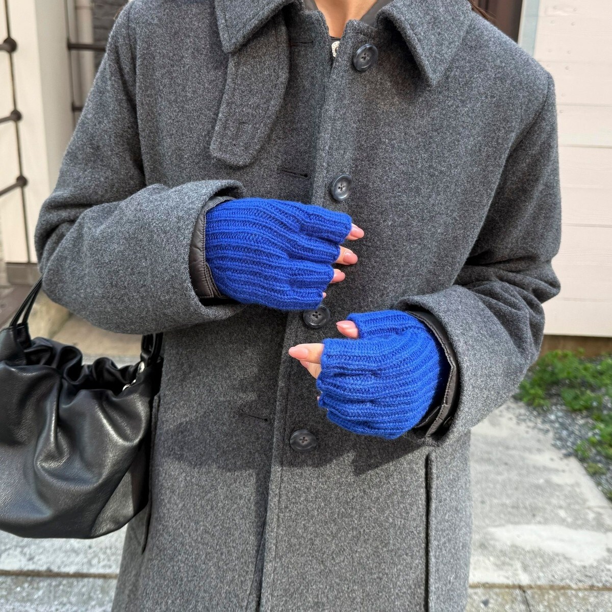 SHIPS any別注】Mouflon Mouflon: ストラップ付き ボア ミトン