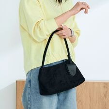 ホルダーチャーム付きワンハンドルバッグ