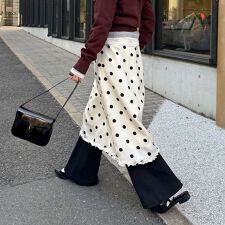 サテンドットミディスカート