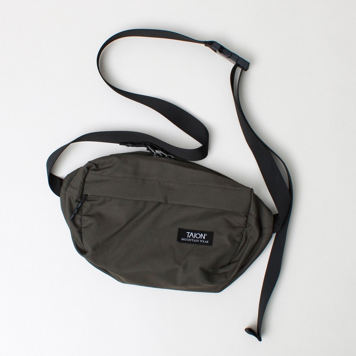 [�}���C]�yTAION / �^�C�I���zMOUNTAIN WAIST POUCH/�O���X�^�[�iGLOSTER�j �I���[�u