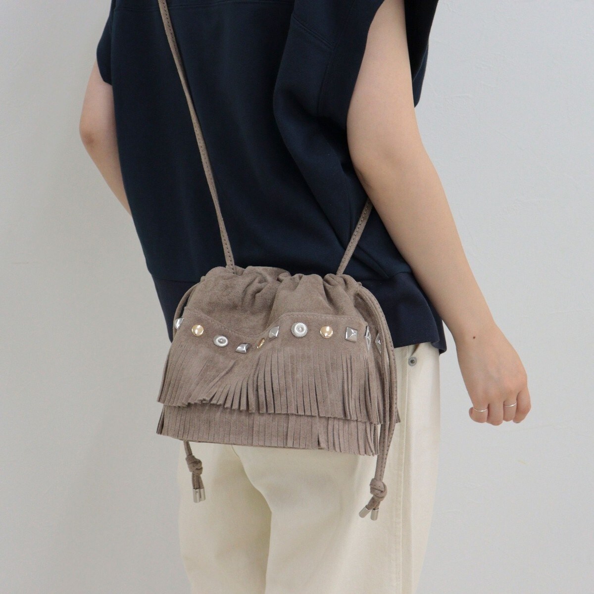 レディース 【美品】gemeil 巾着トートバッグ (PT-211) グレージュ
