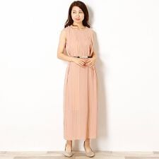 ビジューバックル細ベルト付きプリｰﾂ加工レイヤード風サイドスリット入りロングワンピース