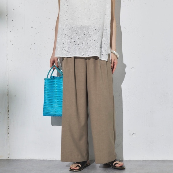 REFLAX機能性素材ツータックパンツ | ドゥ アルシーヴ(Doux