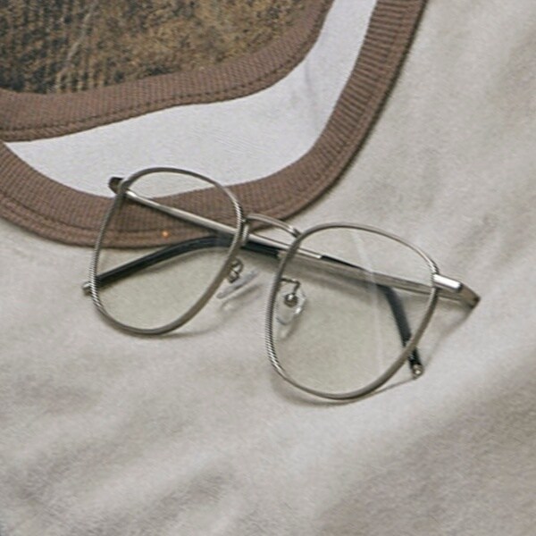 [}C]^OX/hD AV[iDoux archivesj SILVER