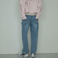 サスペンダー付きストレートデニムパンツ