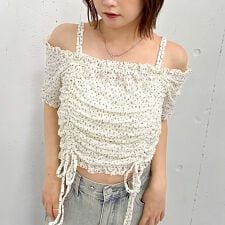 小花柄カットレースオフショルＴＯＰＳ