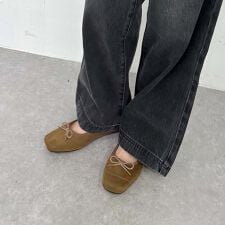 アルシーヴ(archives)のスウェードバレエシューズ